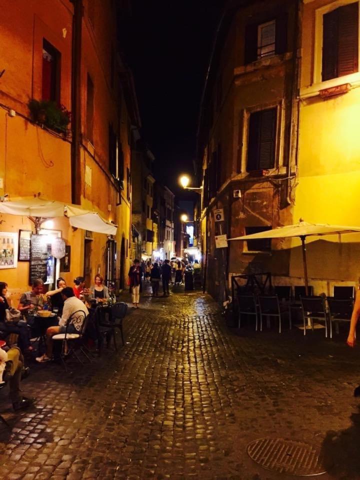B&B Trastevere Il Vicolo ローマ エクステリア 写真